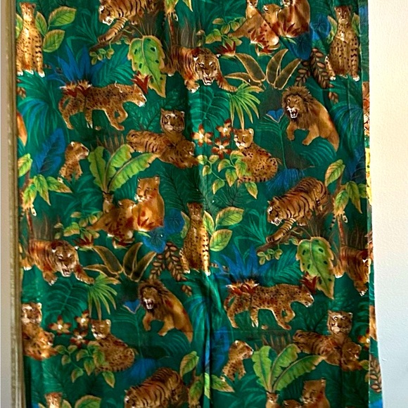 Rainforest Jungle Plant Wildlife Tiger Cheetah Lion cubs Green Brown fabric - Picture 3 of 5